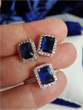 Swarovski Elements 925 Sterling Silver Blue Sapphire Halo Solitaire Ring NEW